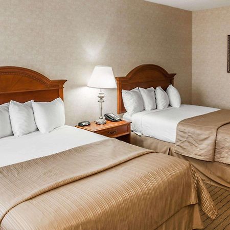 Quality Inn Castleton Eksteriør billede