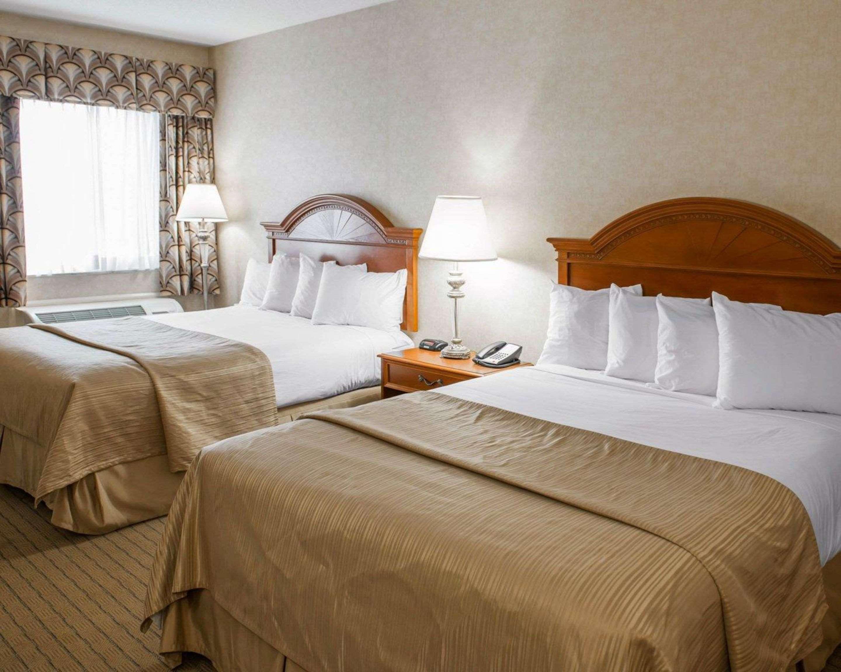 Quality Inn Castleton Eksteriør billede