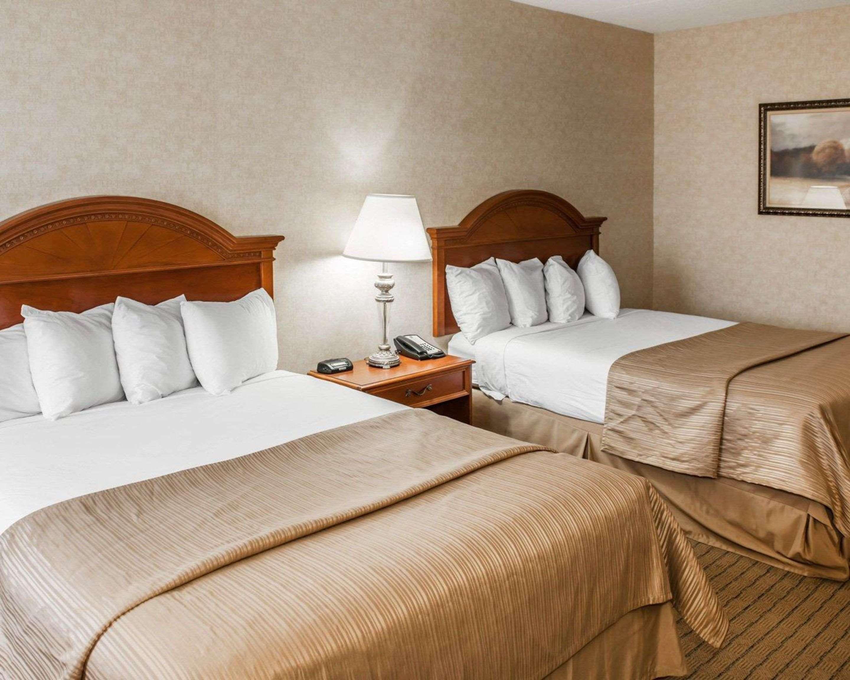 Quality Inn Castleton Eksteriør billede