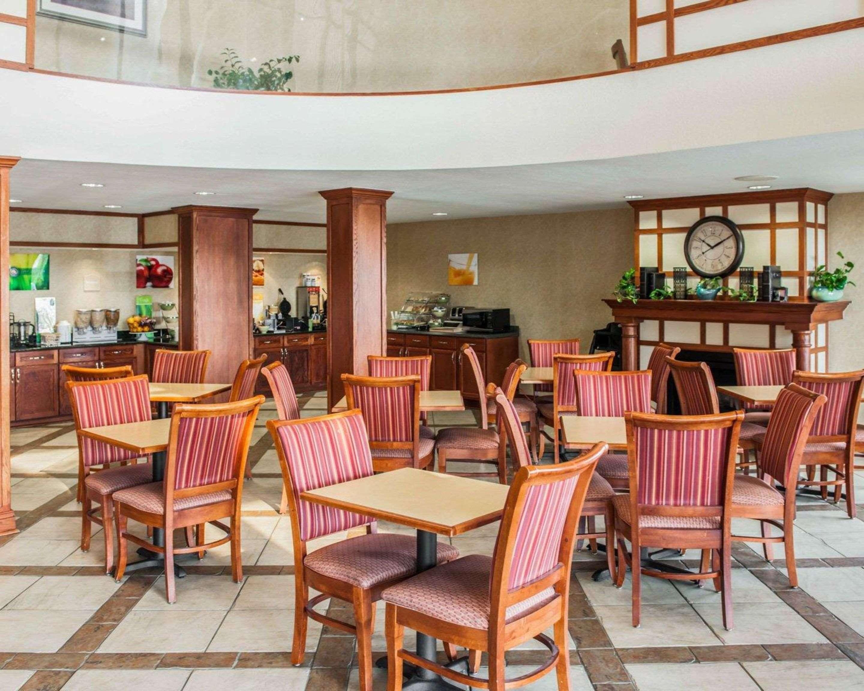 Quality Inn Castleton Eksteriør billede