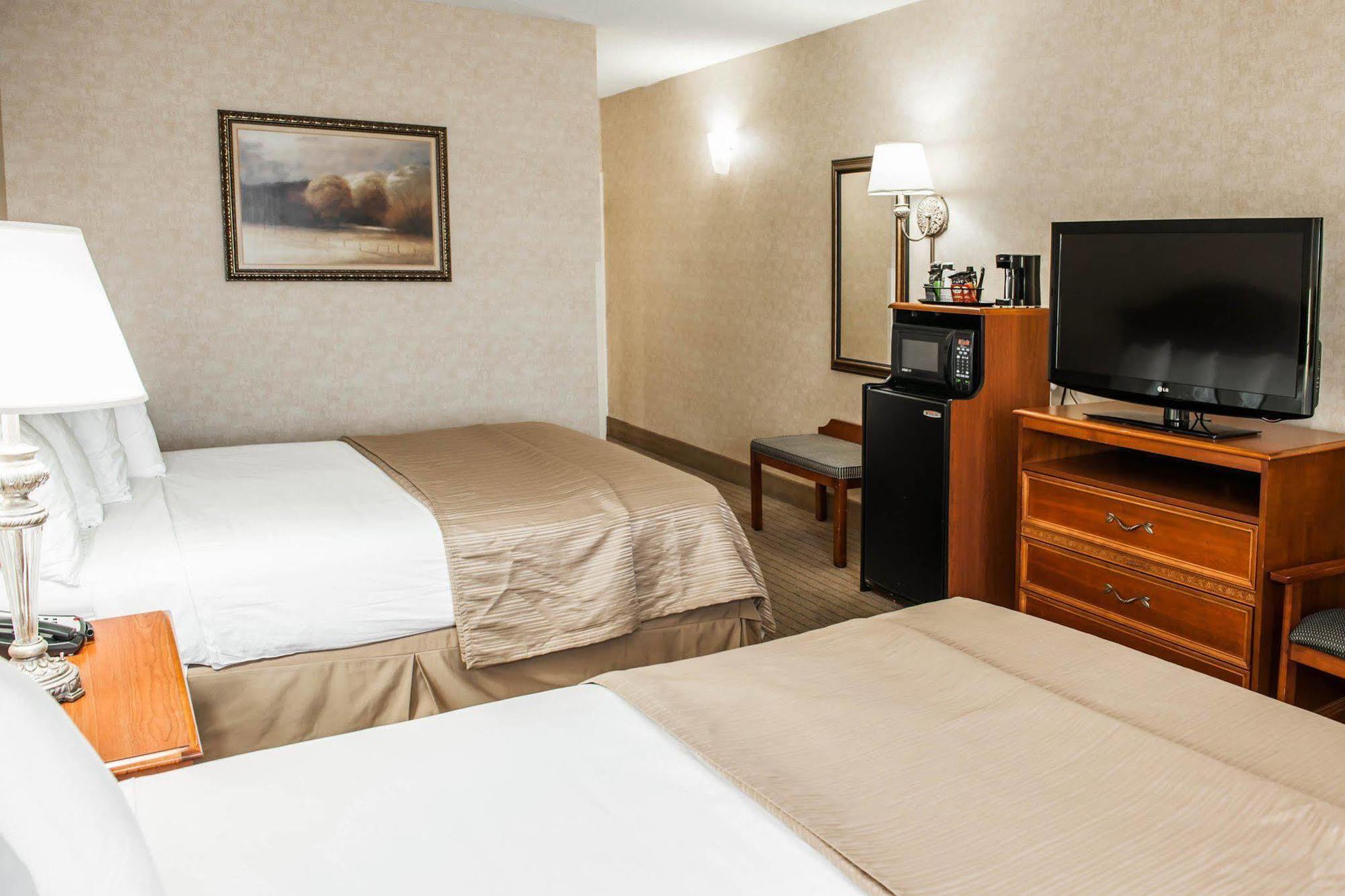 Quality Inn Castleton Eksteriør billede